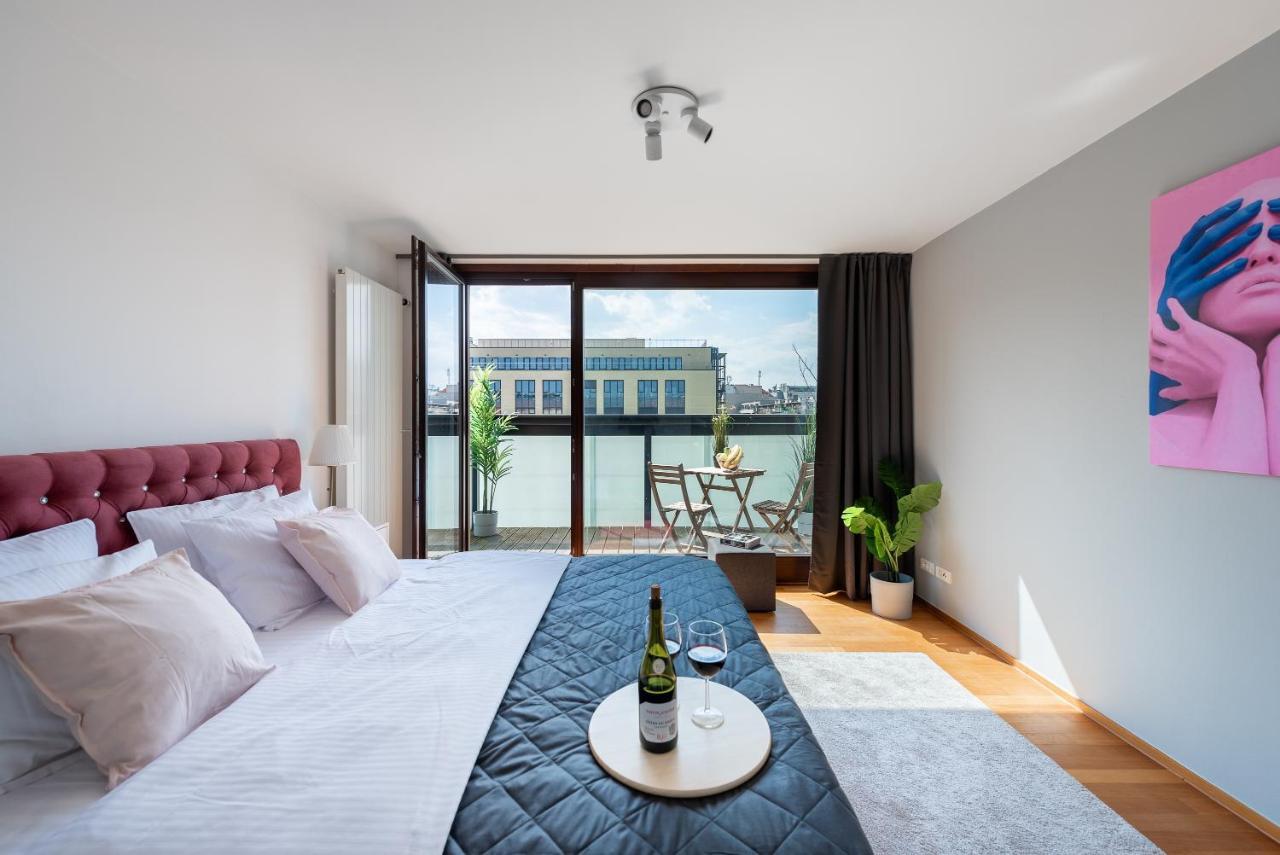 Apartment With Balcony And Parking Near The Prague Museum Exterior foto