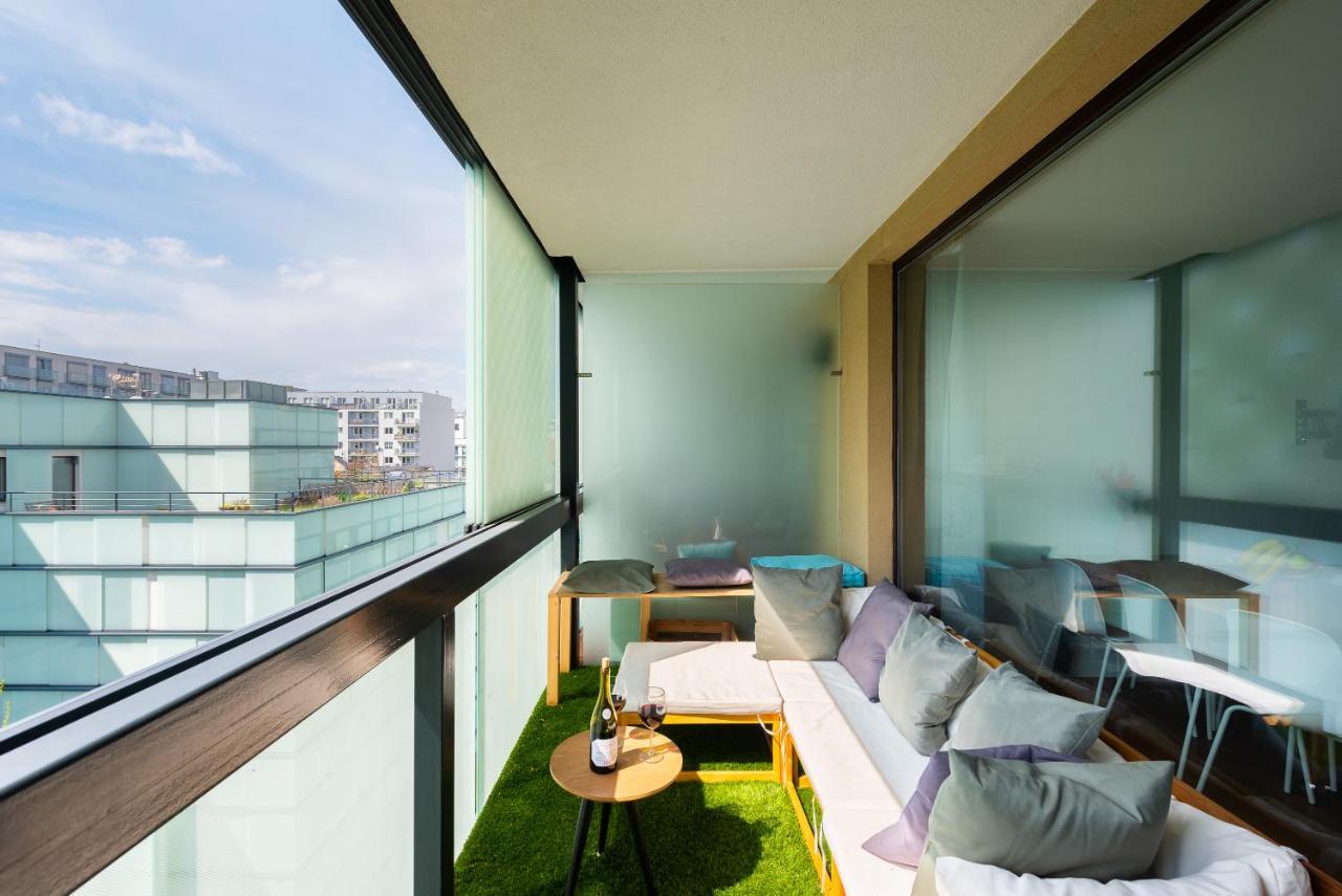 Apartment With Balcony And Parking Near The Prague Museum Exterior foto