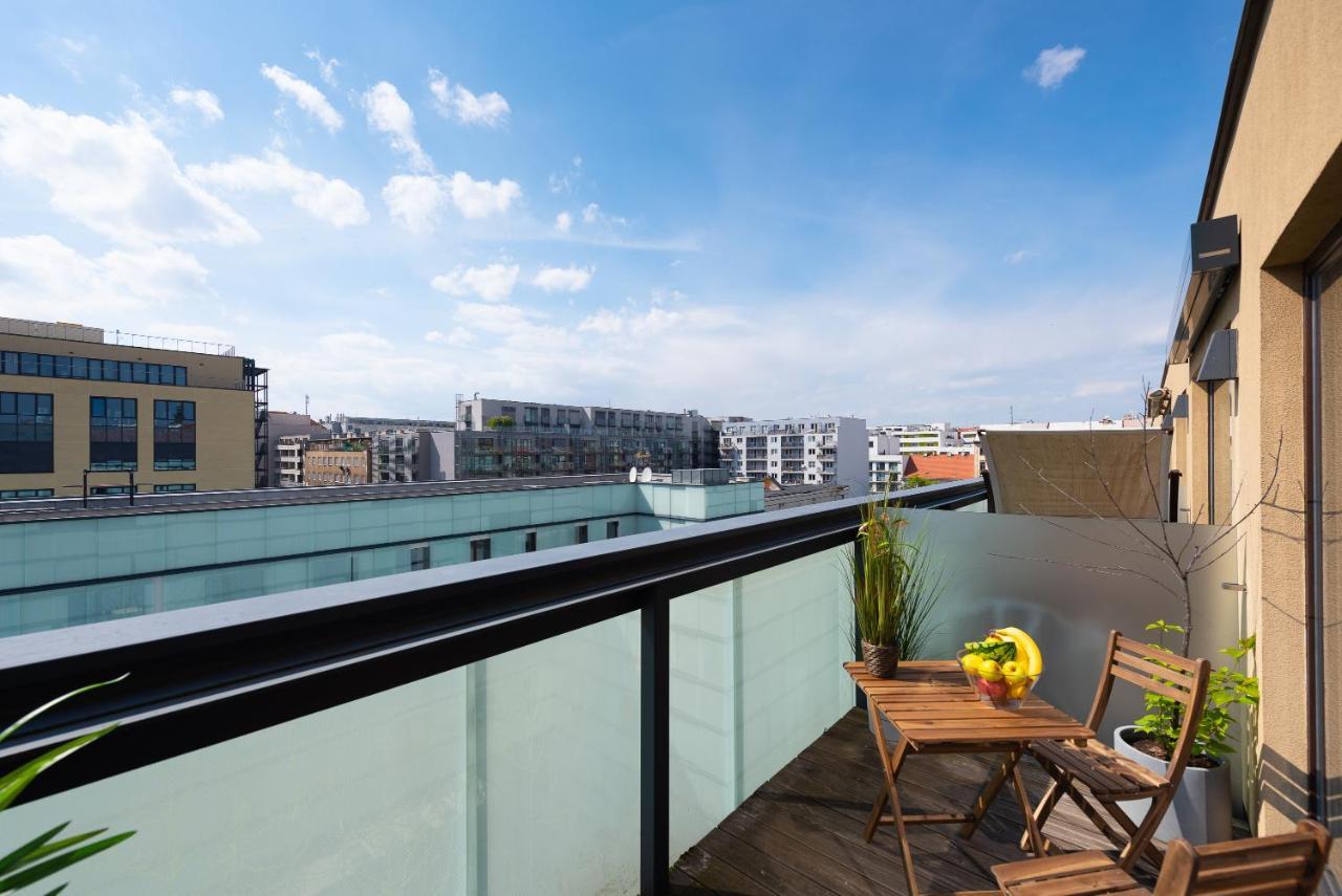 Apartment With Balcony And Parking Near The Prague Museum Exterior foto